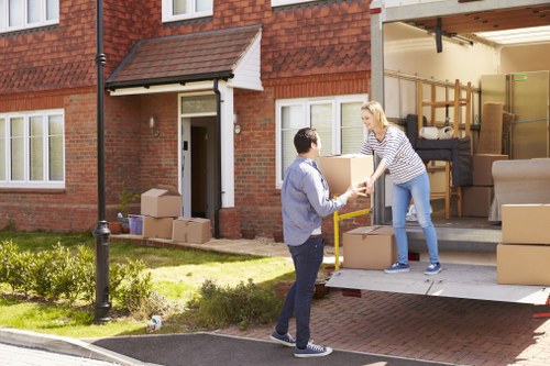 Packing and transport support for a local move in Loxford