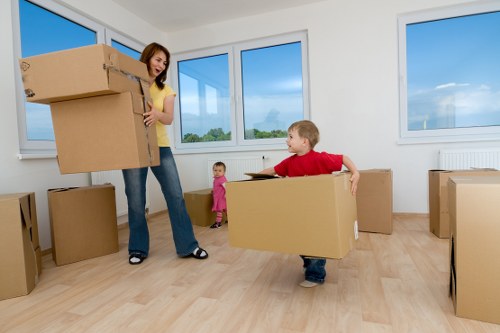 Residential and commercial moving van support in Loxford